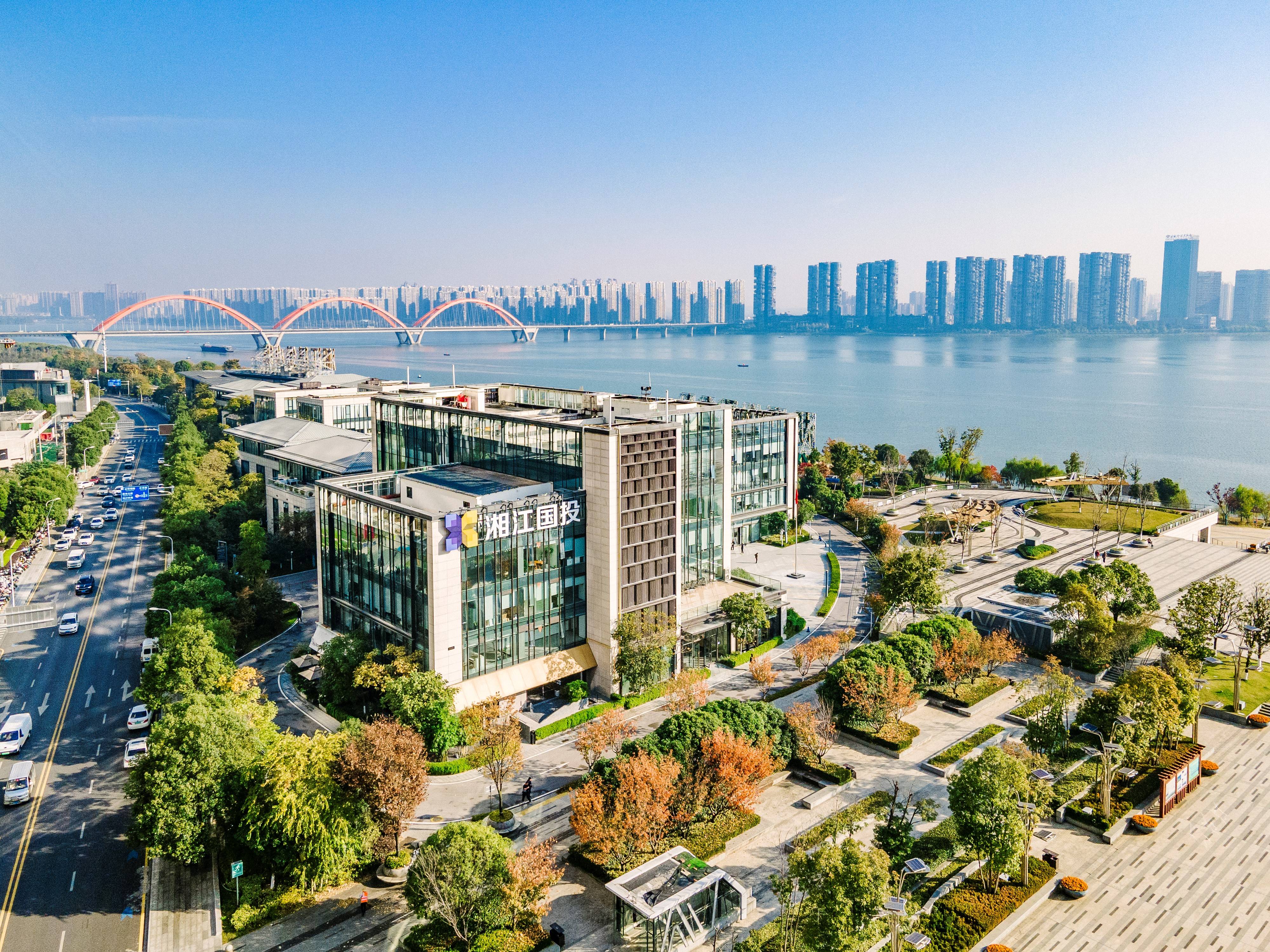 持续推进关键机制建设 上交所打造REITs市场新生态