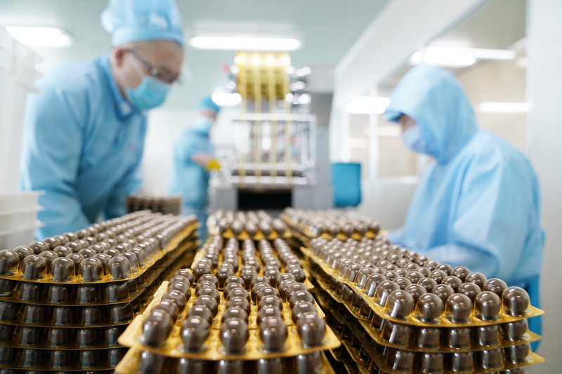 新华社权威快报丨62种药品进集采 第十批国家组织药品集采开标