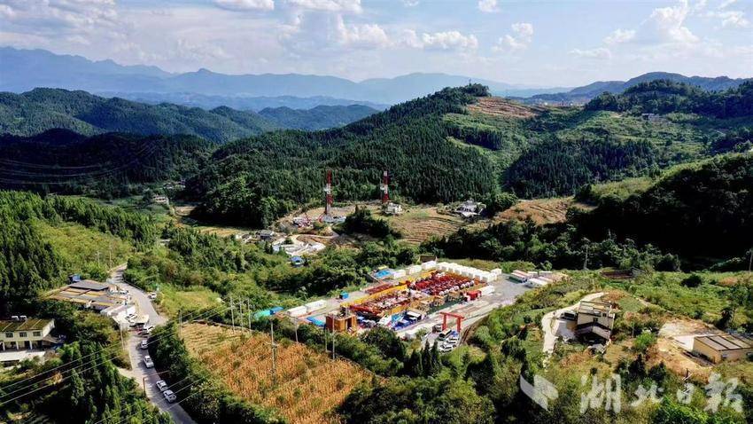 涪陵页岩气田探明地质储量超万亿方