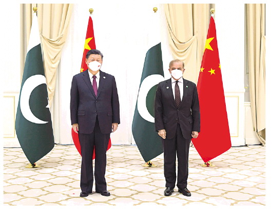 习近平会见李家超