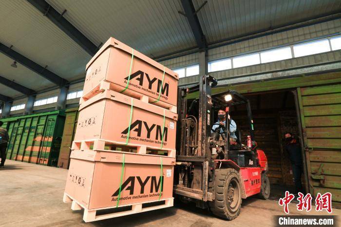 13.2万瓶！市场监管总局在全国统一销毁“特供酒”