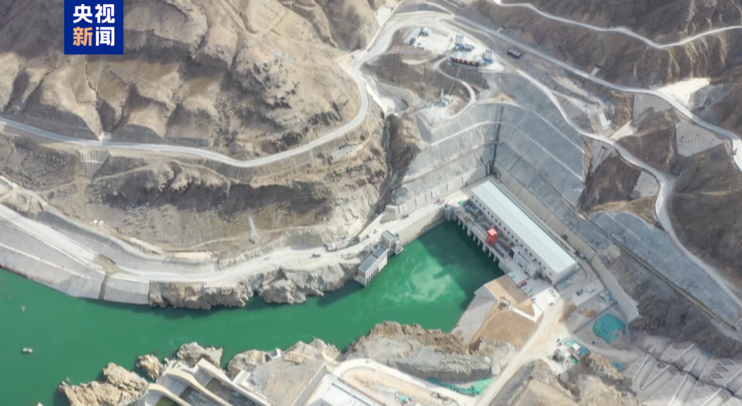 青海羊曲水电站实现全容量投产发电