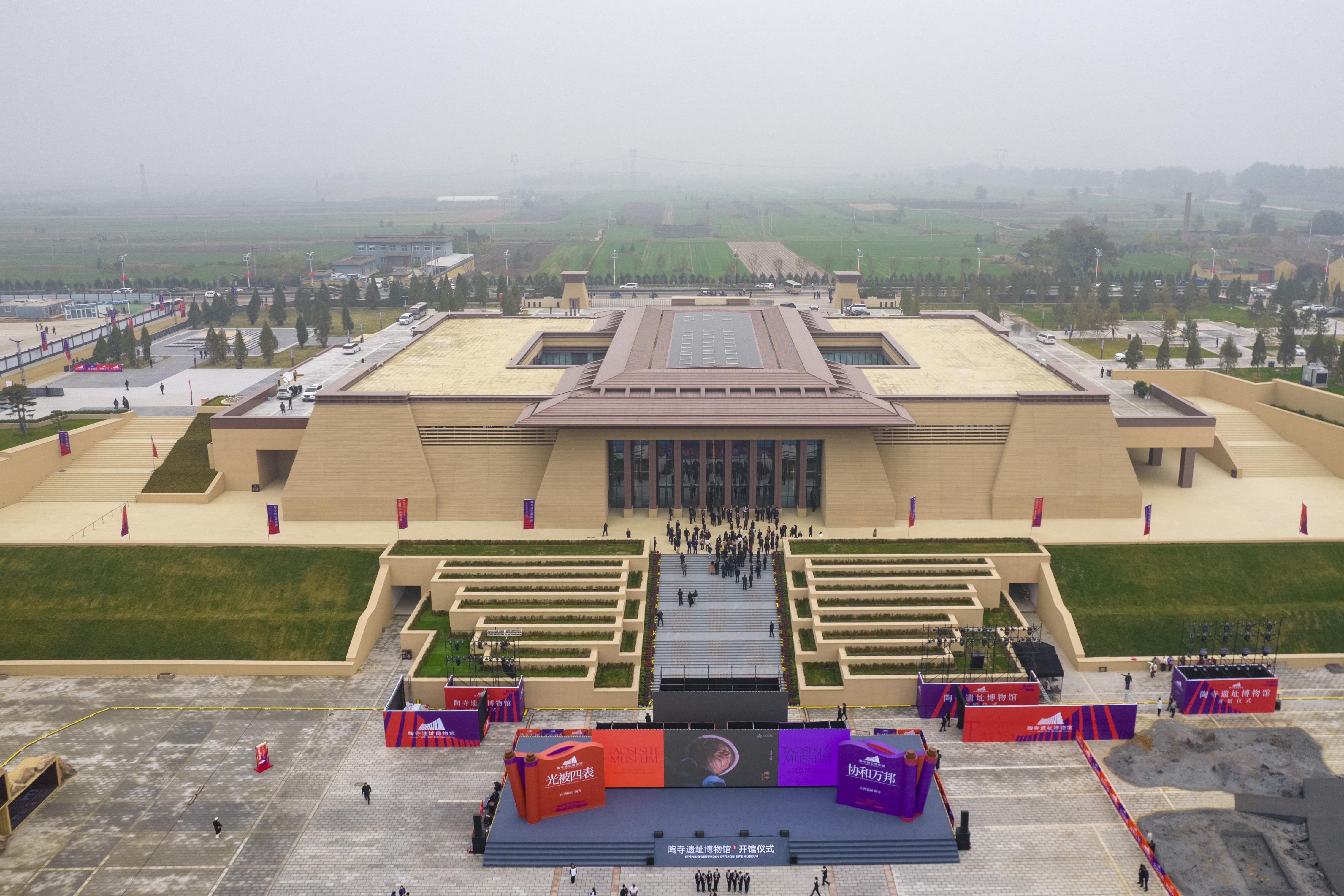 新华鲜报丨通车70载！“两路”见证创造“世界屋脊”发展奇迹