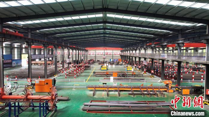 西十高铁重点工程天竺山二号隧道贯通