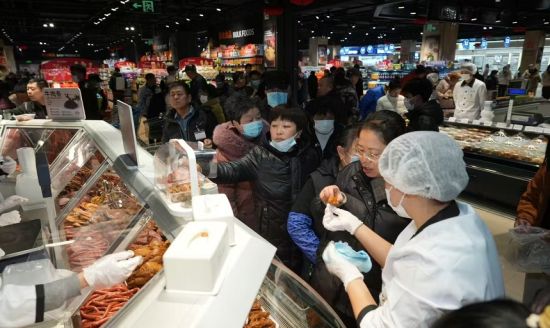 永辉超市：福州奥体店“学习胖东来”自主调改开业