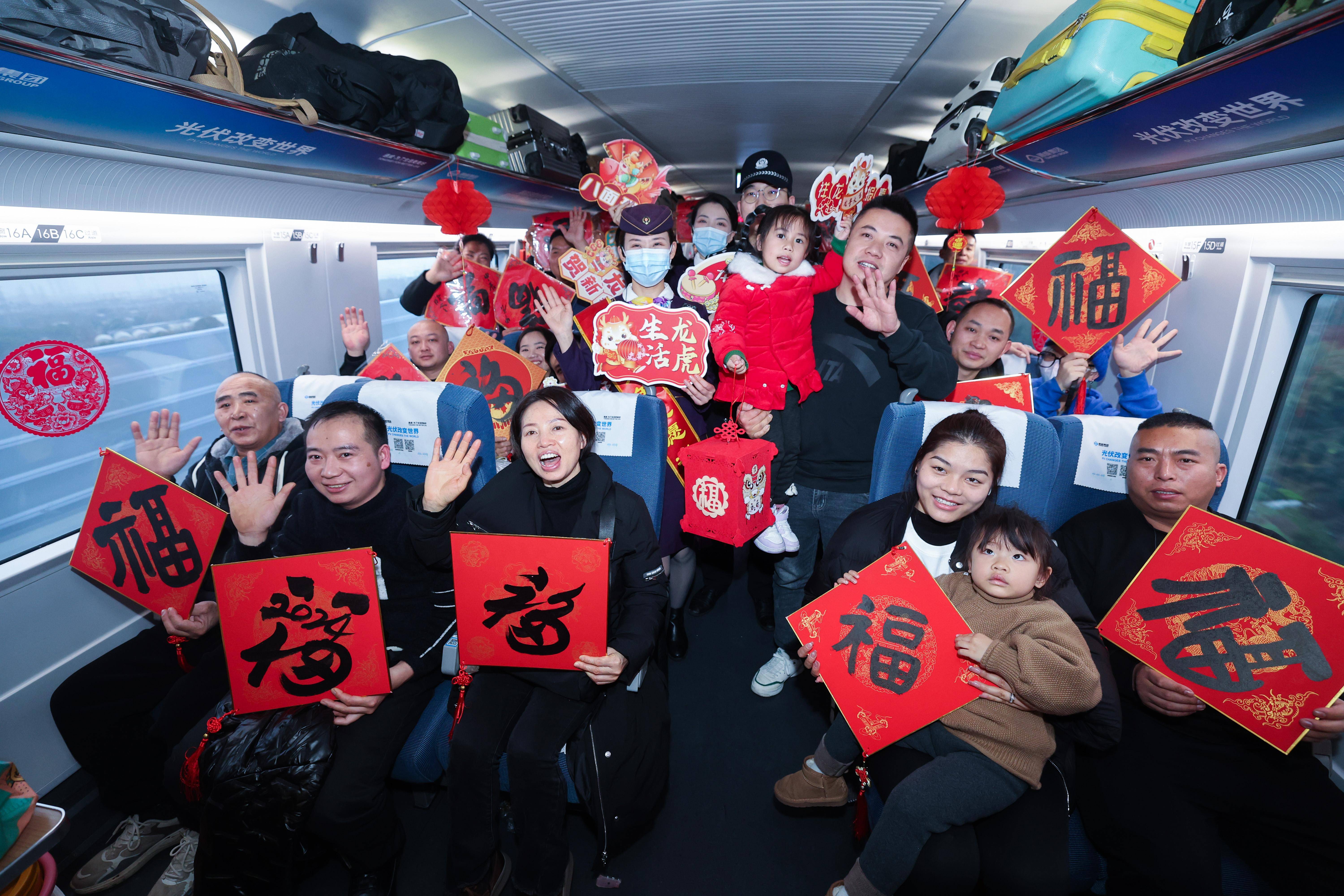 铁路部门提示：没有购票加速包等额外收费 春运节前多个方向仍有余票