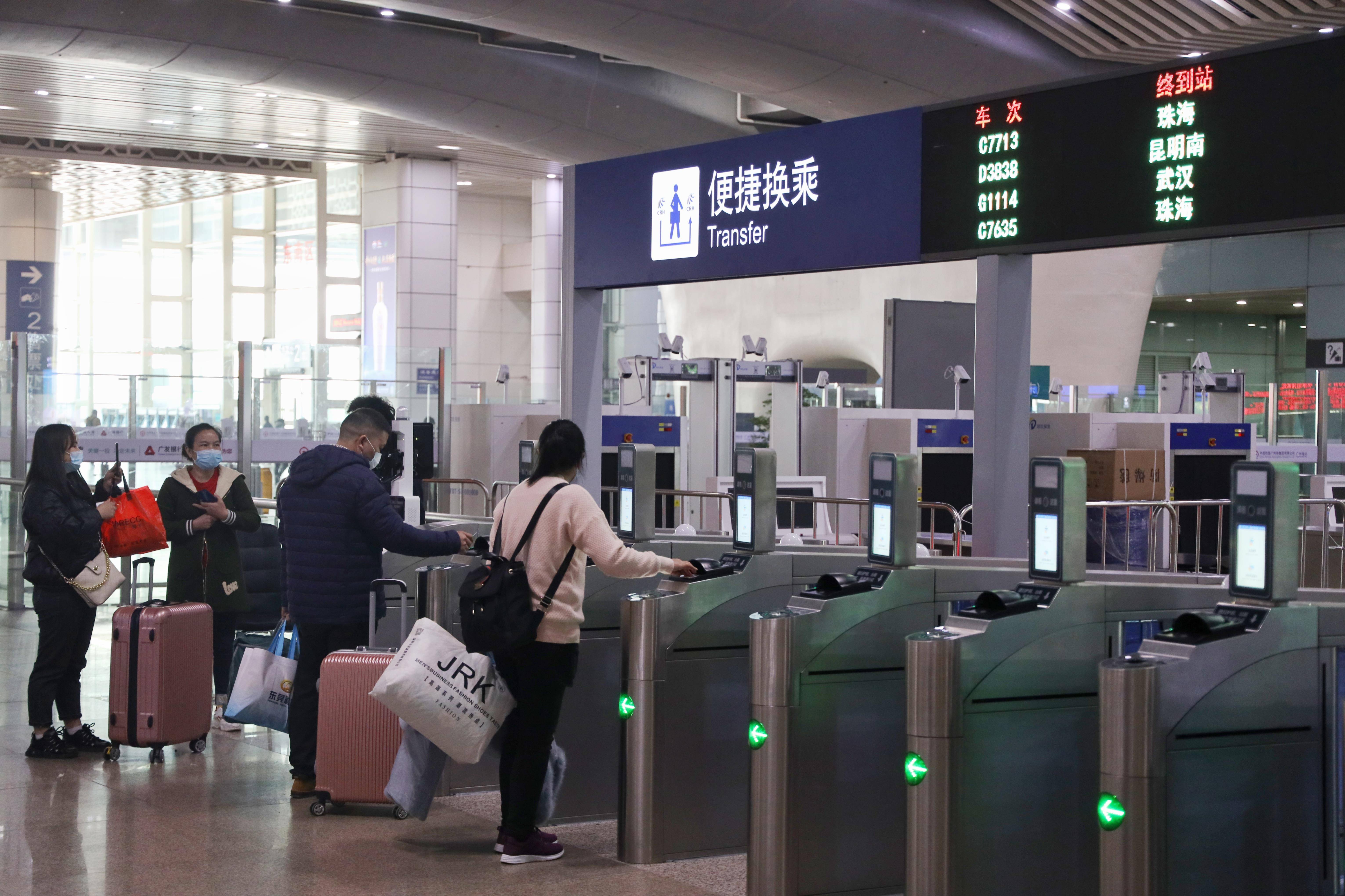 铁路部门提示：没有购票加速包等额外收费 春运节前多个方向仍有余票