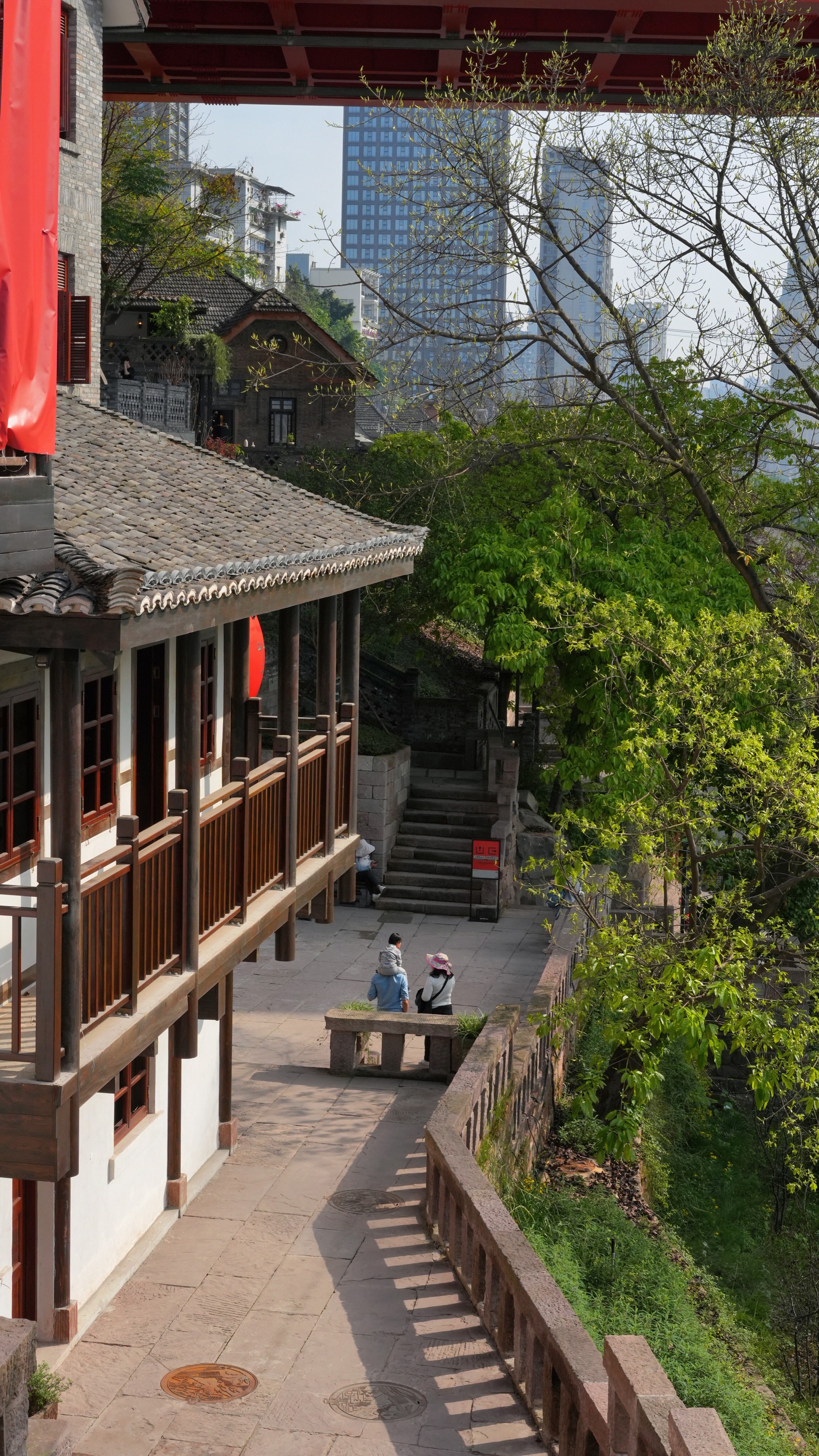 新春走基层｜重庆：百年老街激发消费新活力