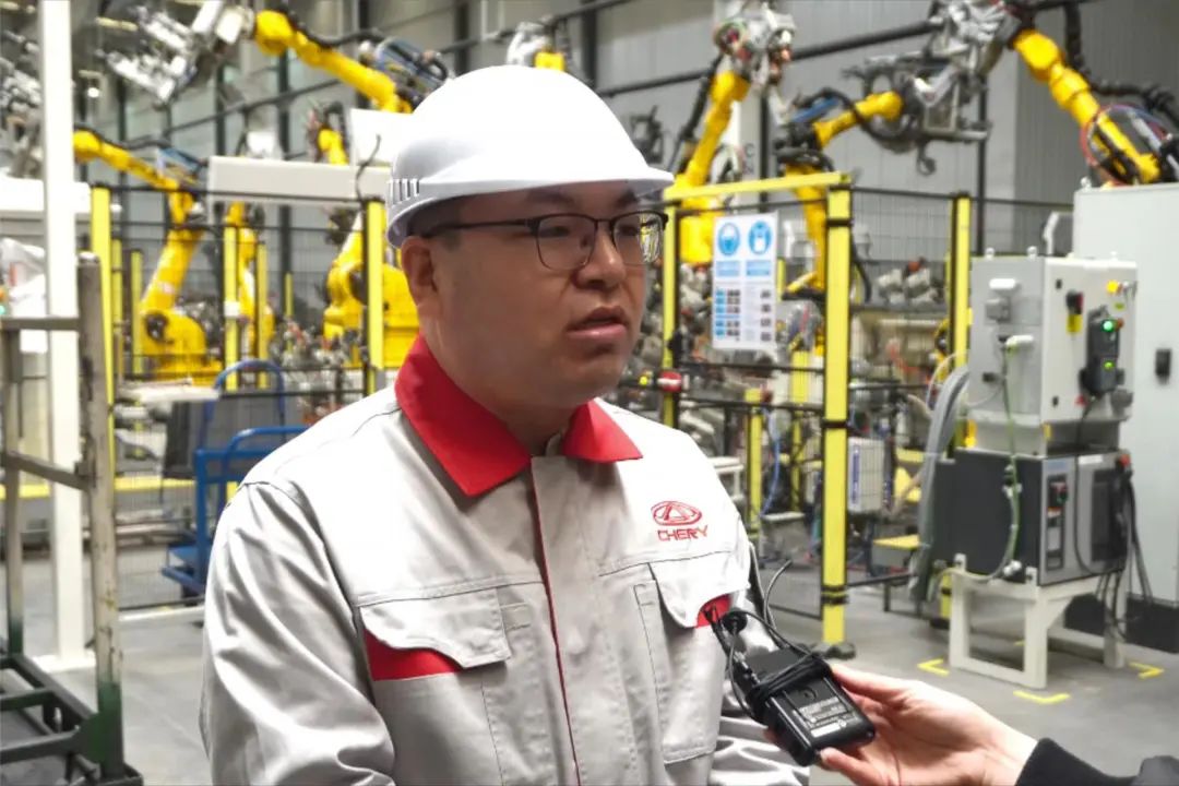 新春走基层丨机器人新春“上岗”工作忙