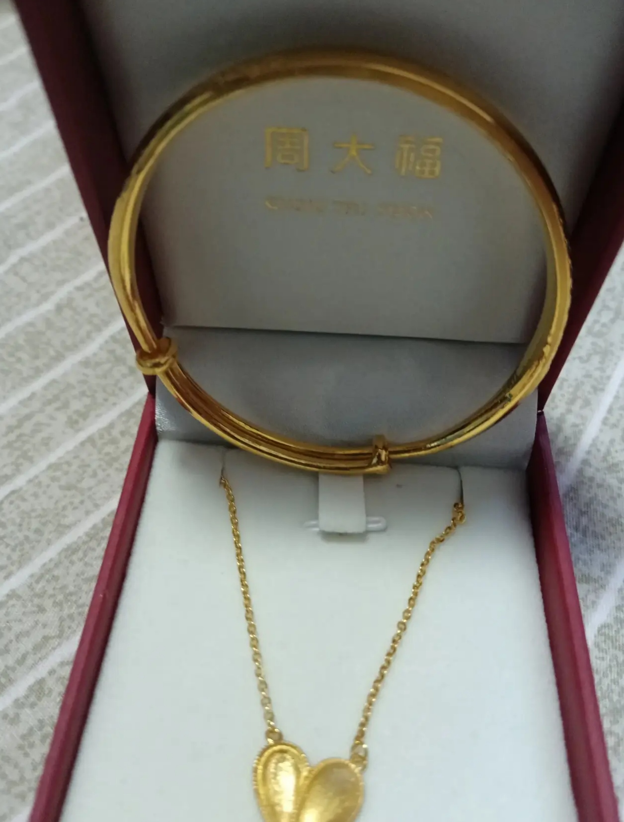 大金镯子又涨价！金饰价格站上每克870元上方