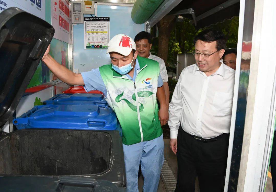 李强在中国电信中国联通中国移动所属企业调研时强调 加力推进前沿新兴领域科技创新 更好培育新质生产力推动高质量发展