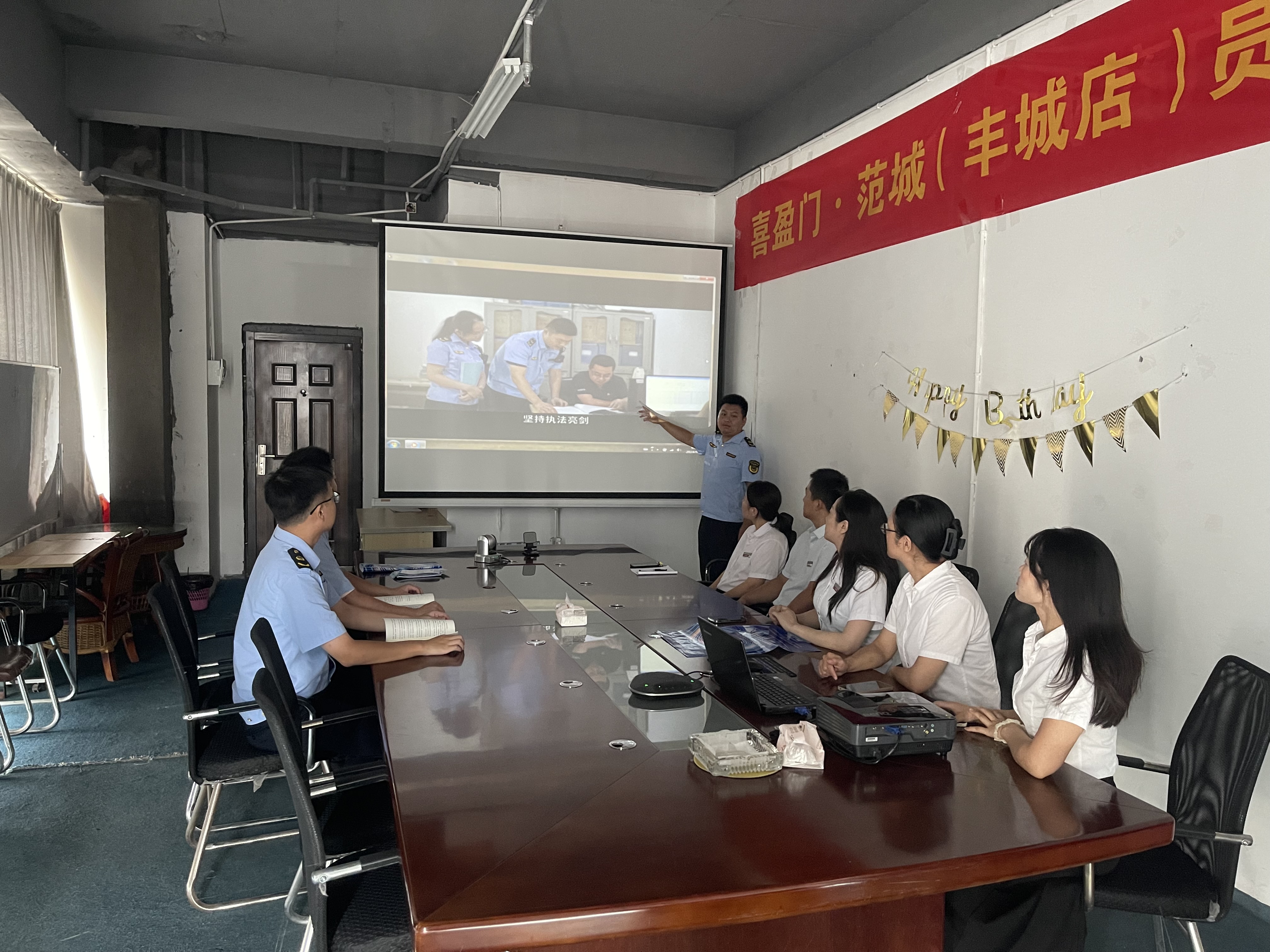 市场监管总局召开部分企业公平竞争座谈会 强化公平竞争审查刚性约束