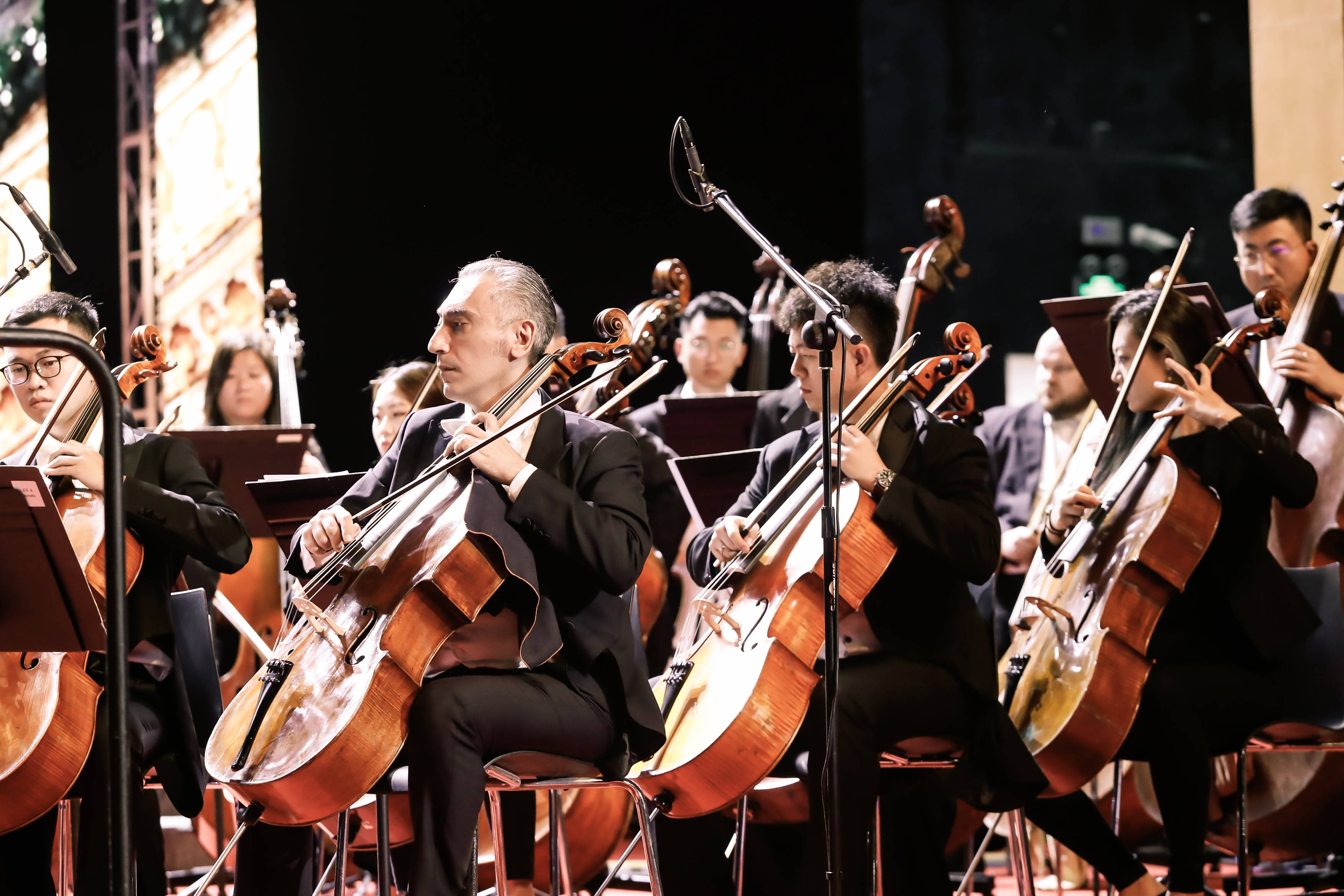 文化活力迸发奏响“春之声”