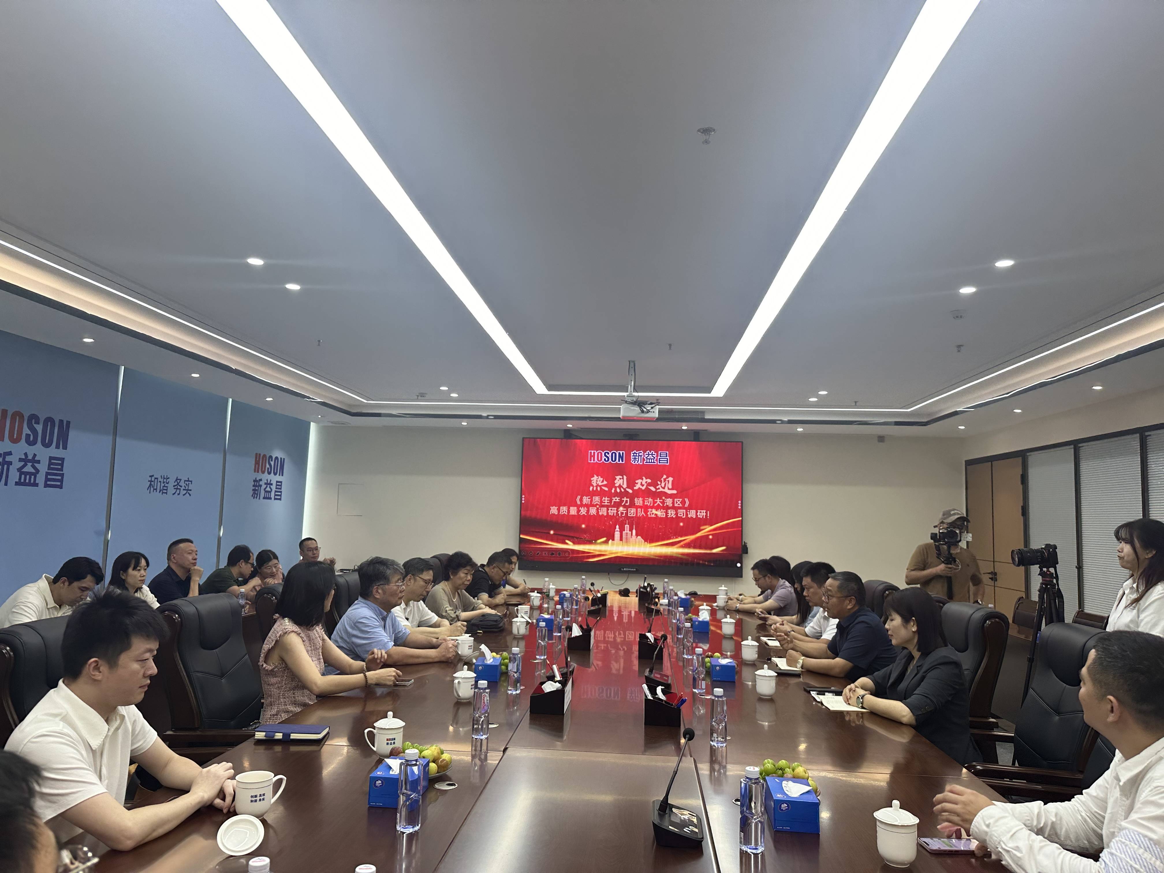 促进民营经济高质量发展·权威访谈|为民营企业“大显身手”提供实实在在支持——访江苏省委书记信长星