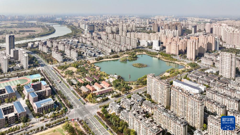 中国经济样本观察·县域样本篇丨山西千年古城，何以靠“吹玻璃”走向世界