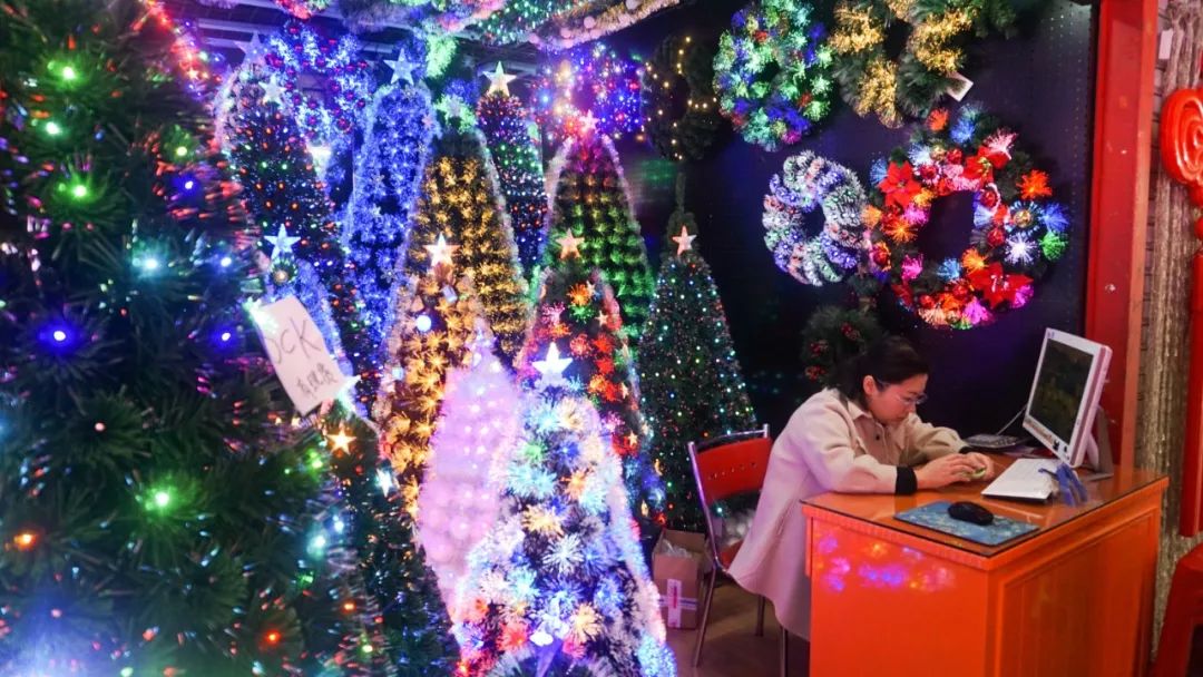 记者手记：在义乌感受圣诞用品“订单潮”