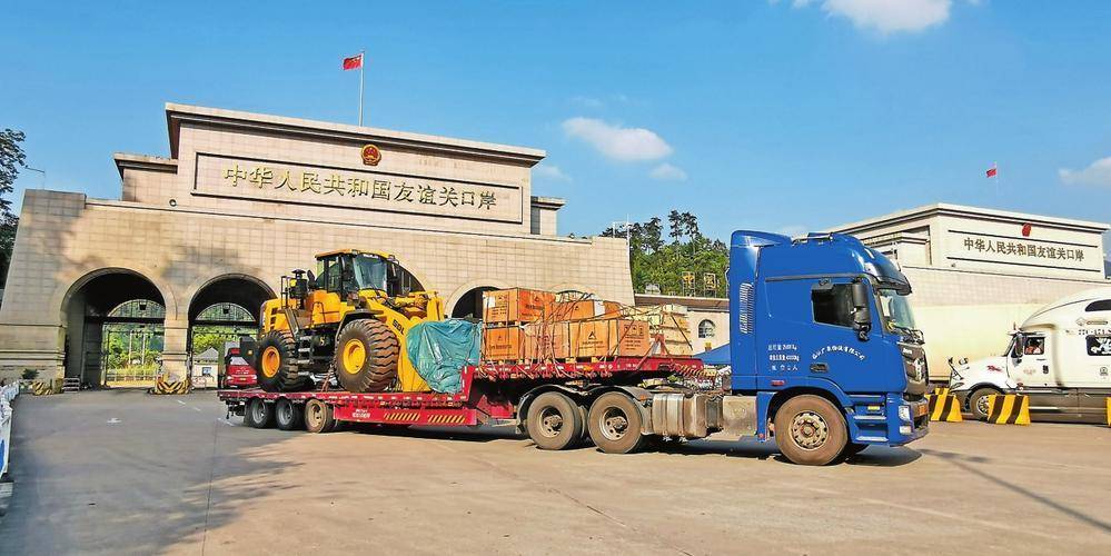 满洲里口岸进出口货运量突破千万吨大关