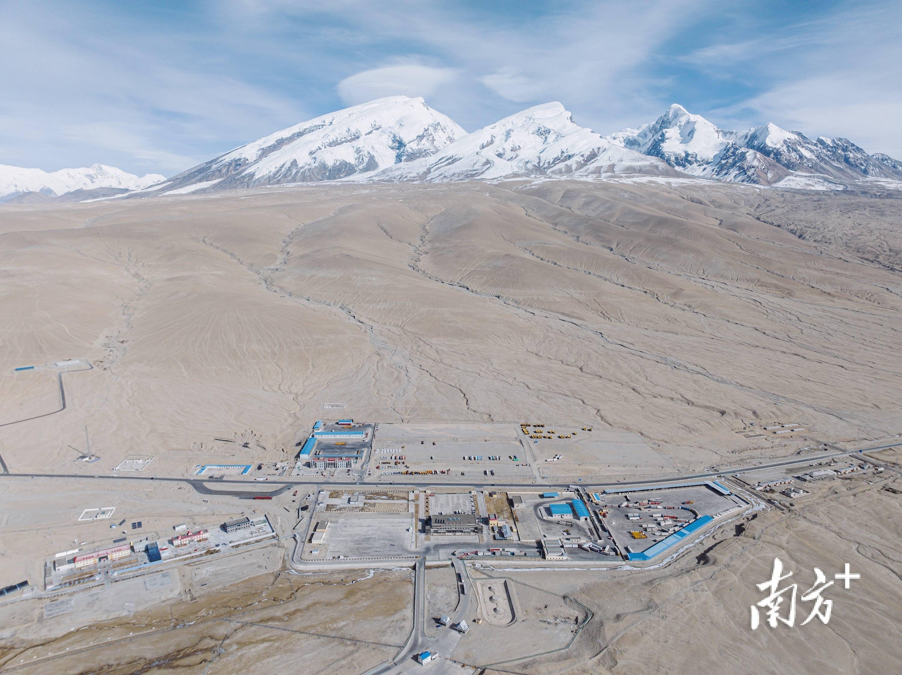 新疆伊尔克什坦口岸试行全时段货运通关