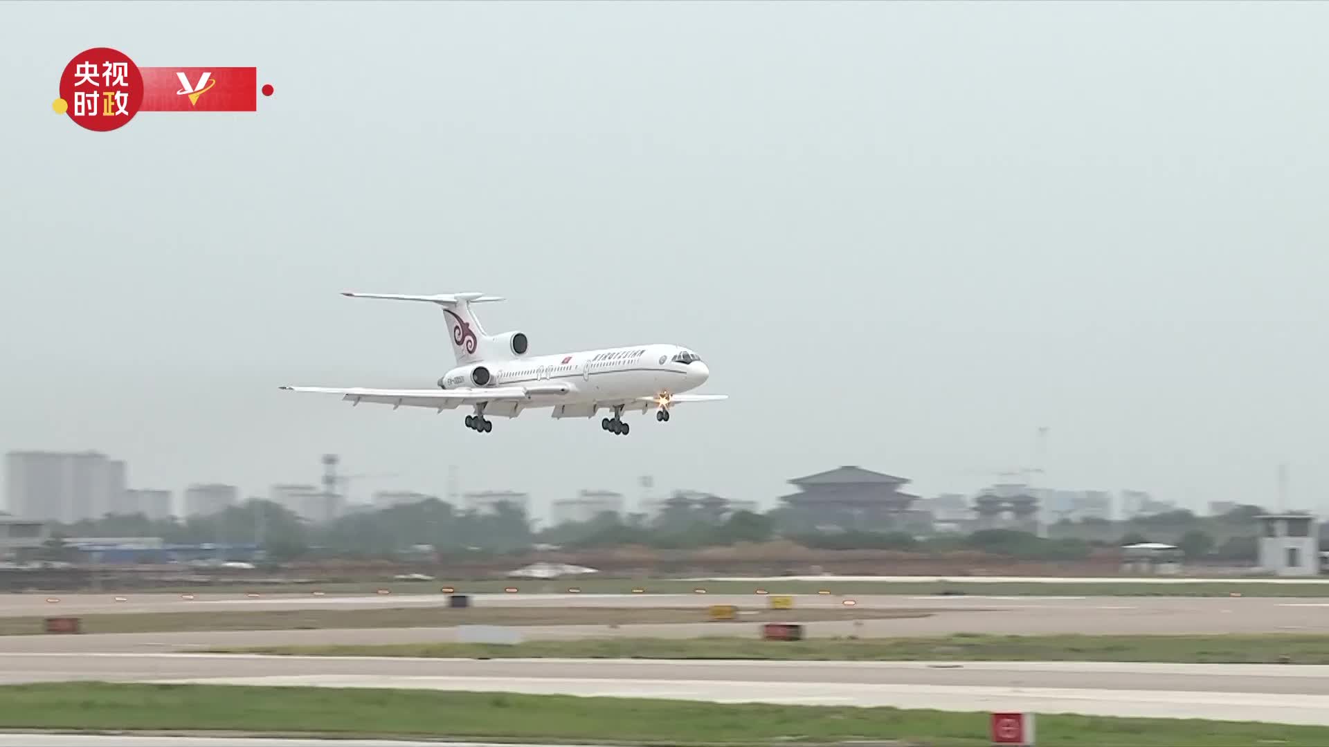 习近平会见吉尔吉斯斯坦总统扎帕罗夫