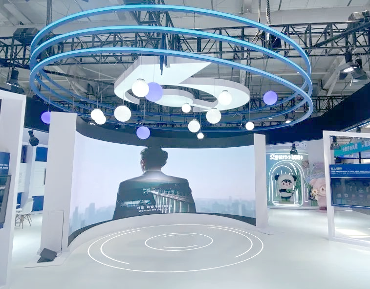 奇富信贷超级智能体亮相2025中国国际金融展 赋能银行智能化转型