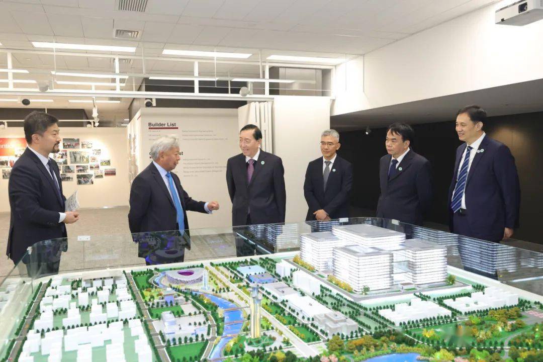 合作共赢是多边主义的精髓——访亚投行行长金立群