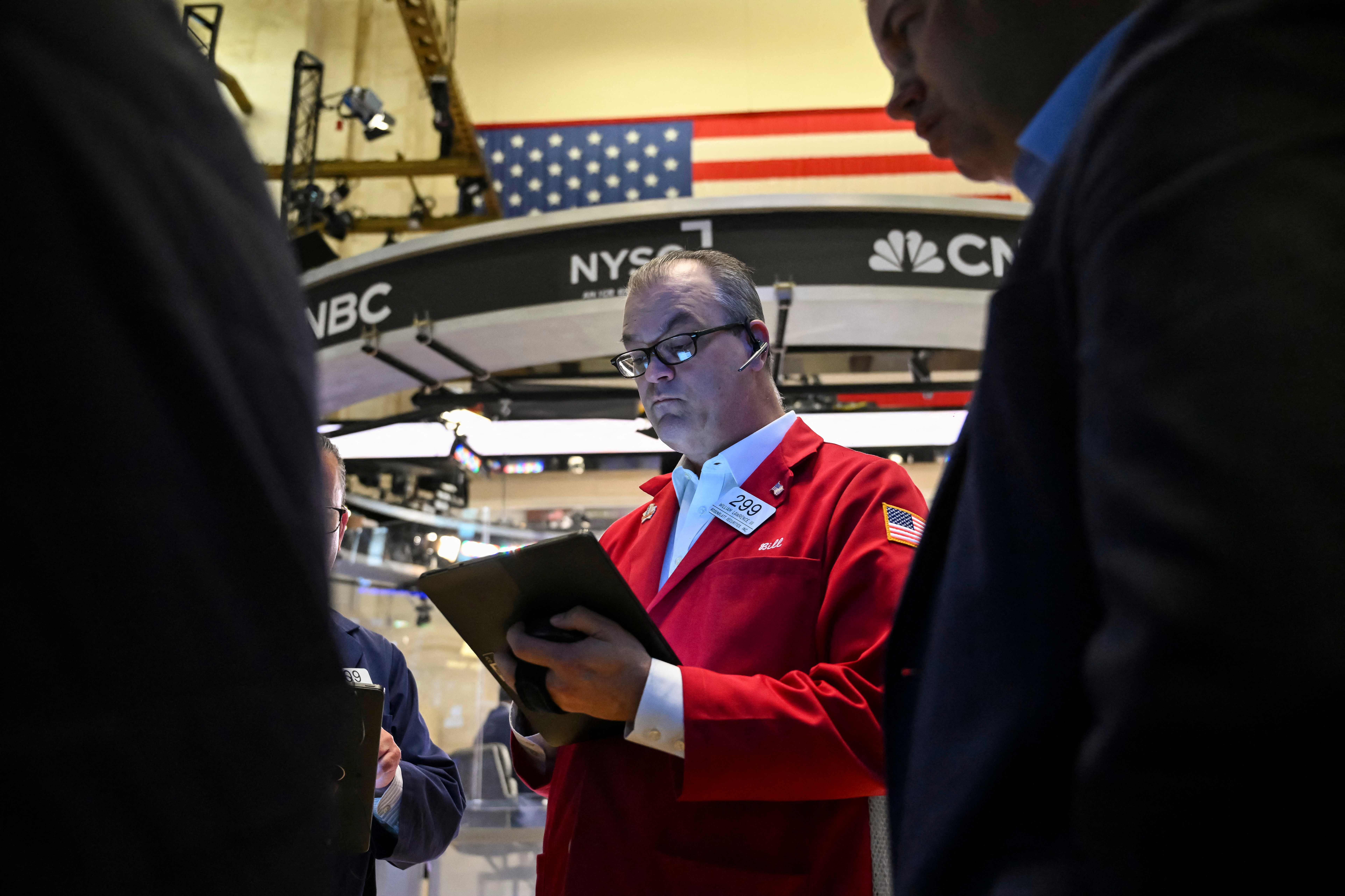 纽约股市三大股指30日上涨