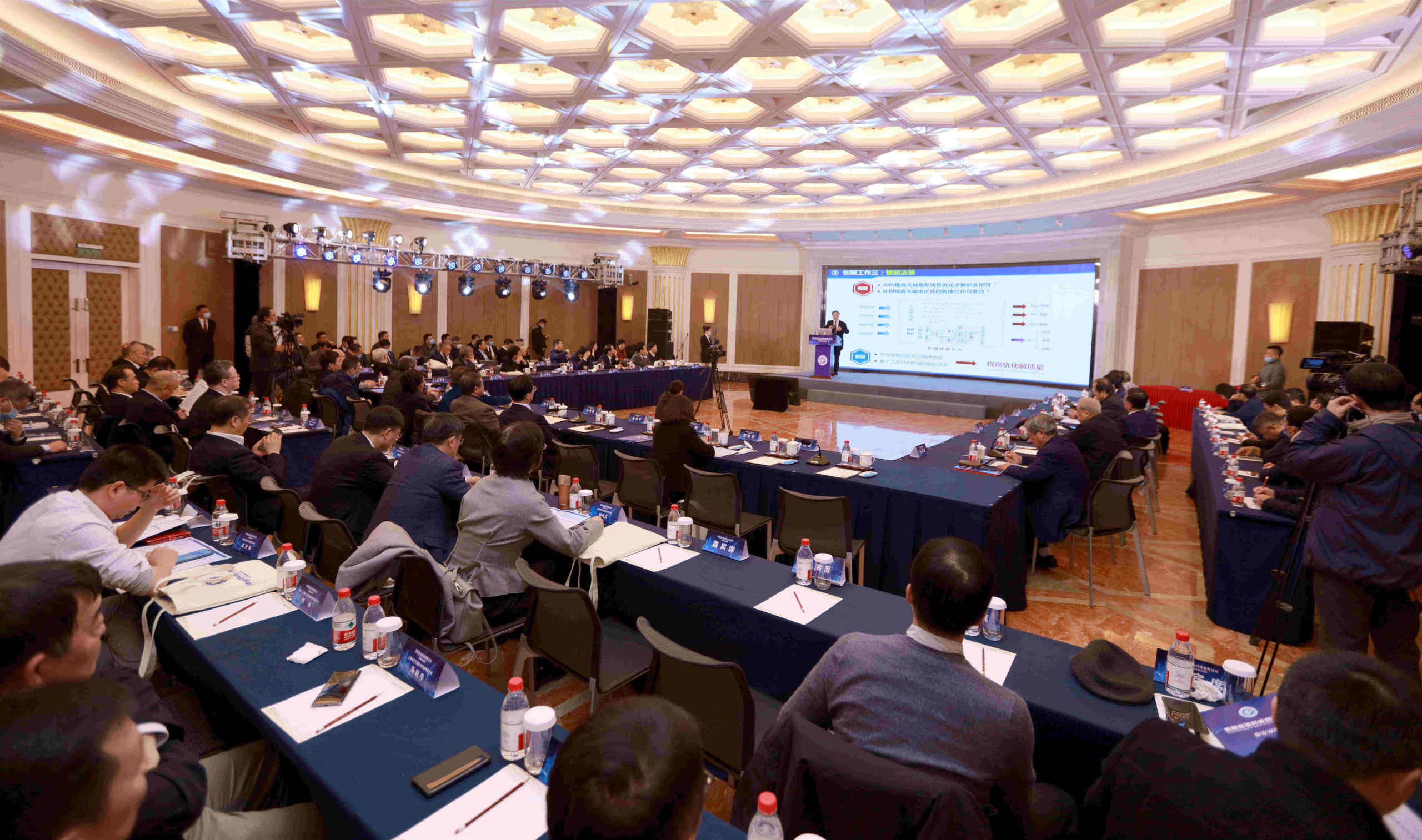 张国清在湖北调研时强调 坚持科技赋能 加快产业创新 持续推进制造业高质量发展