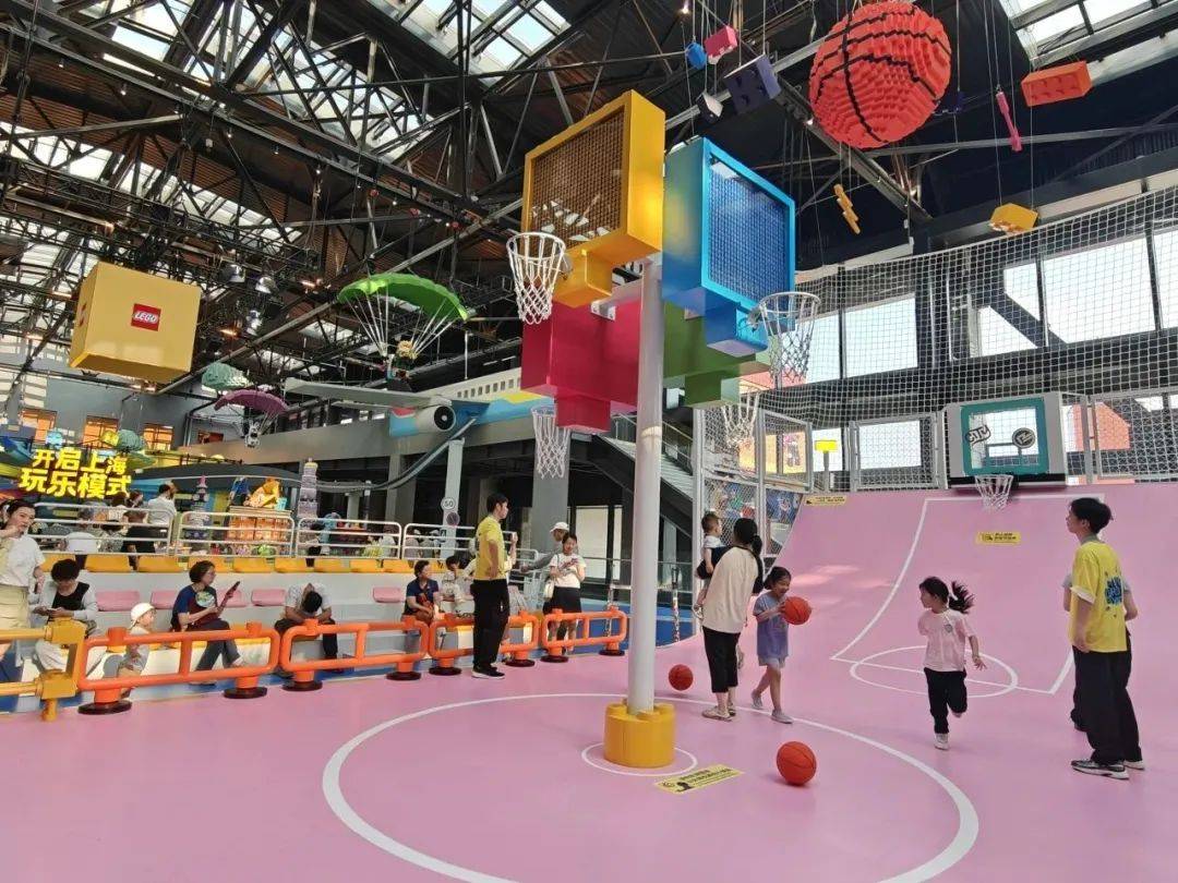 当“乐高热”遇上“Labubu热”：解码中国乐园经济多元“进化”之路