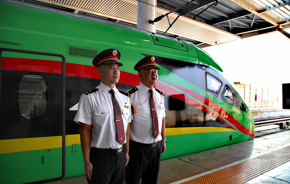 中老铁路昆明与万象间增开一对国际旅客列车