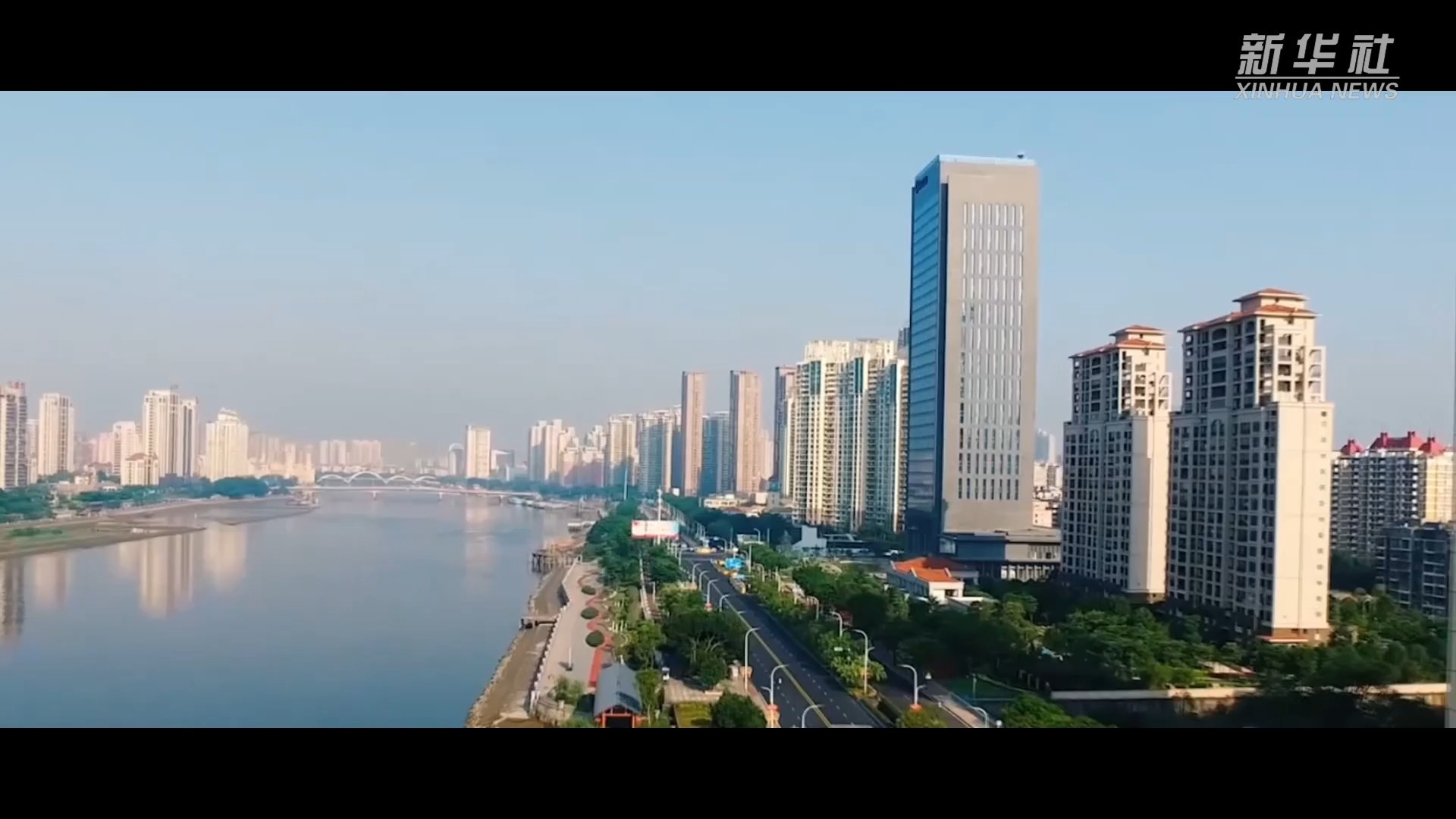 中国经济系列专题片《巨轮永向前》第四集《改革引领》