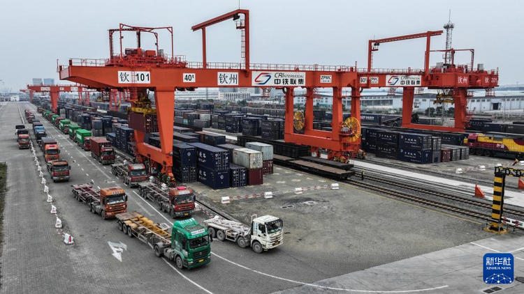今年前7月西部陆海新通道班列运量同比增长75.3%