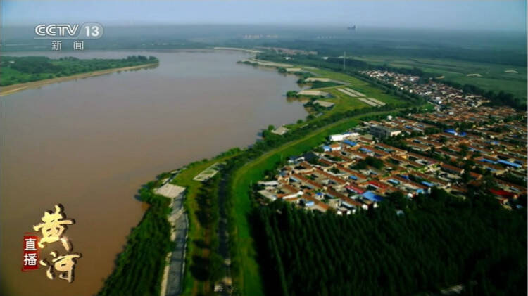 决胜“十四五”·绿色发展丨光伏产业“园区化”：沙海即“蓝海” 黄沙产“绿电”