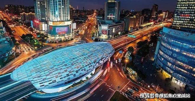 新华财经丨“为赛赴城”渐成风 暑期消费开动“新引擎”