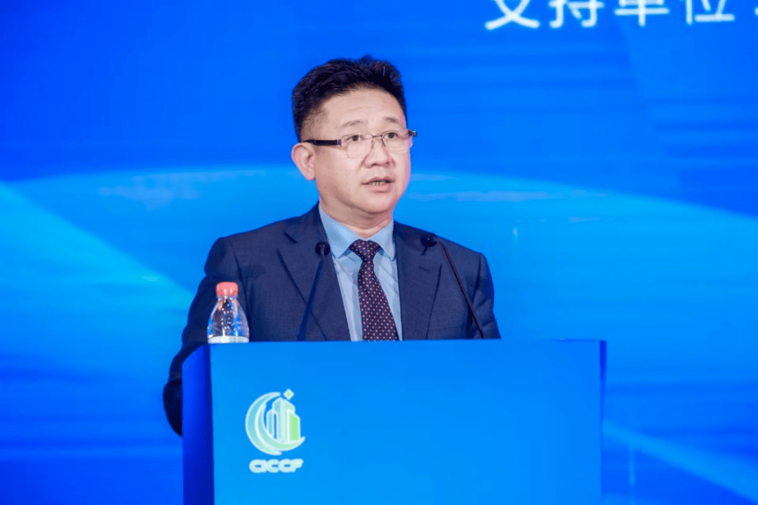 现代投资：“一体两翼”战略驱动 上半年营收净利双增