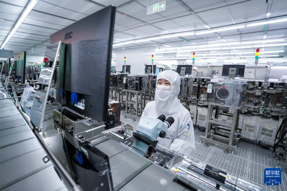 中国经济样本观察·“镇”了不起丨一张软铁皮，“裁”出160亿元钢家具产业