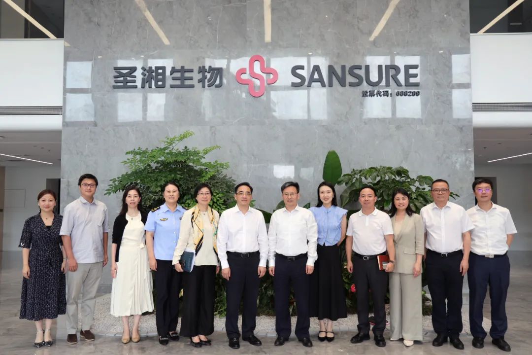 圣湘生物发布多款呼吸道新品 以AI推动“医疗平权”