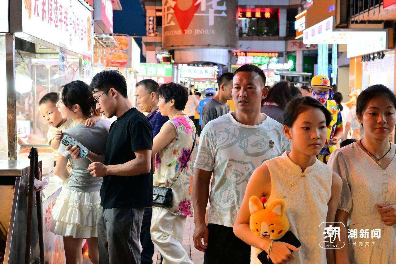 升腾的“烟火气”：“夜经济”激活中国假日消费新动力