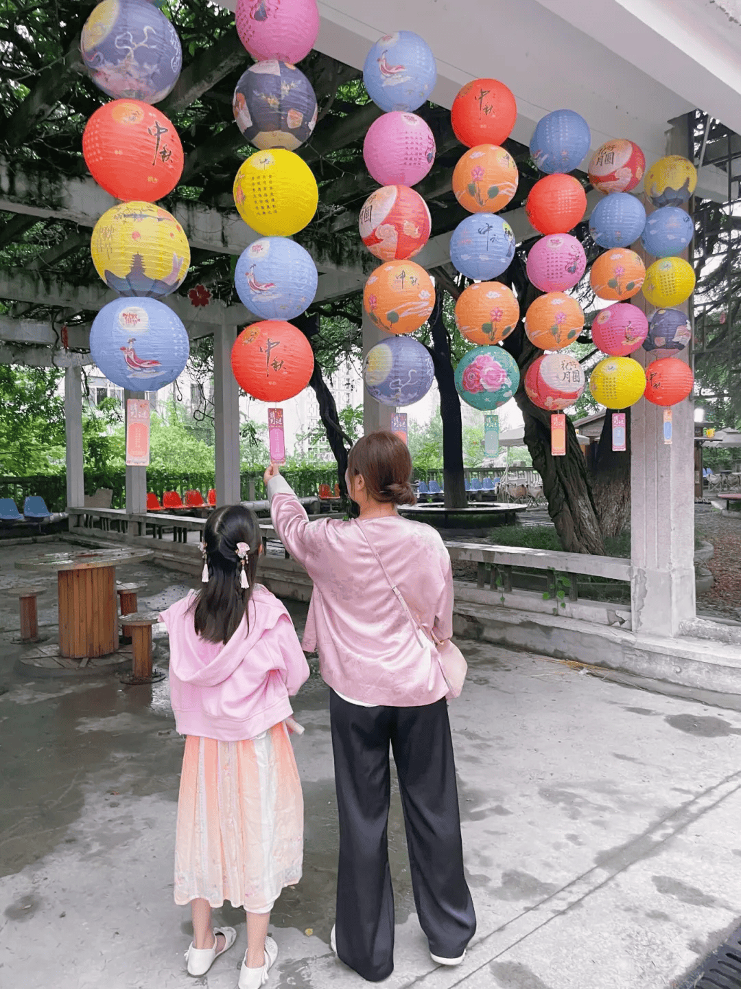 文化新观察·聚焦国庆中秋假期丨科技绘新景:国庆中秋假期里的文旅“智”变