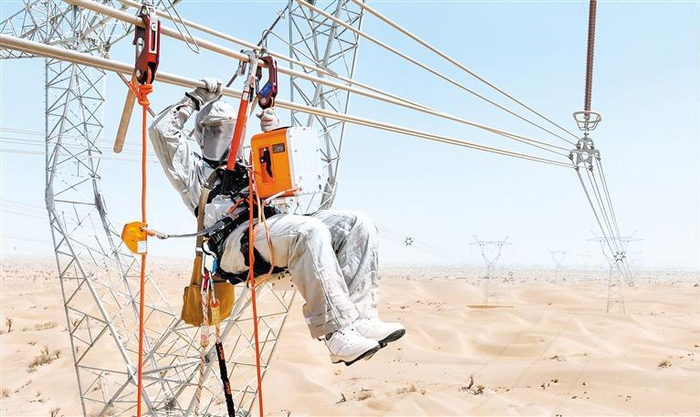 我国最大盆地超高压电力环网全线投入运行