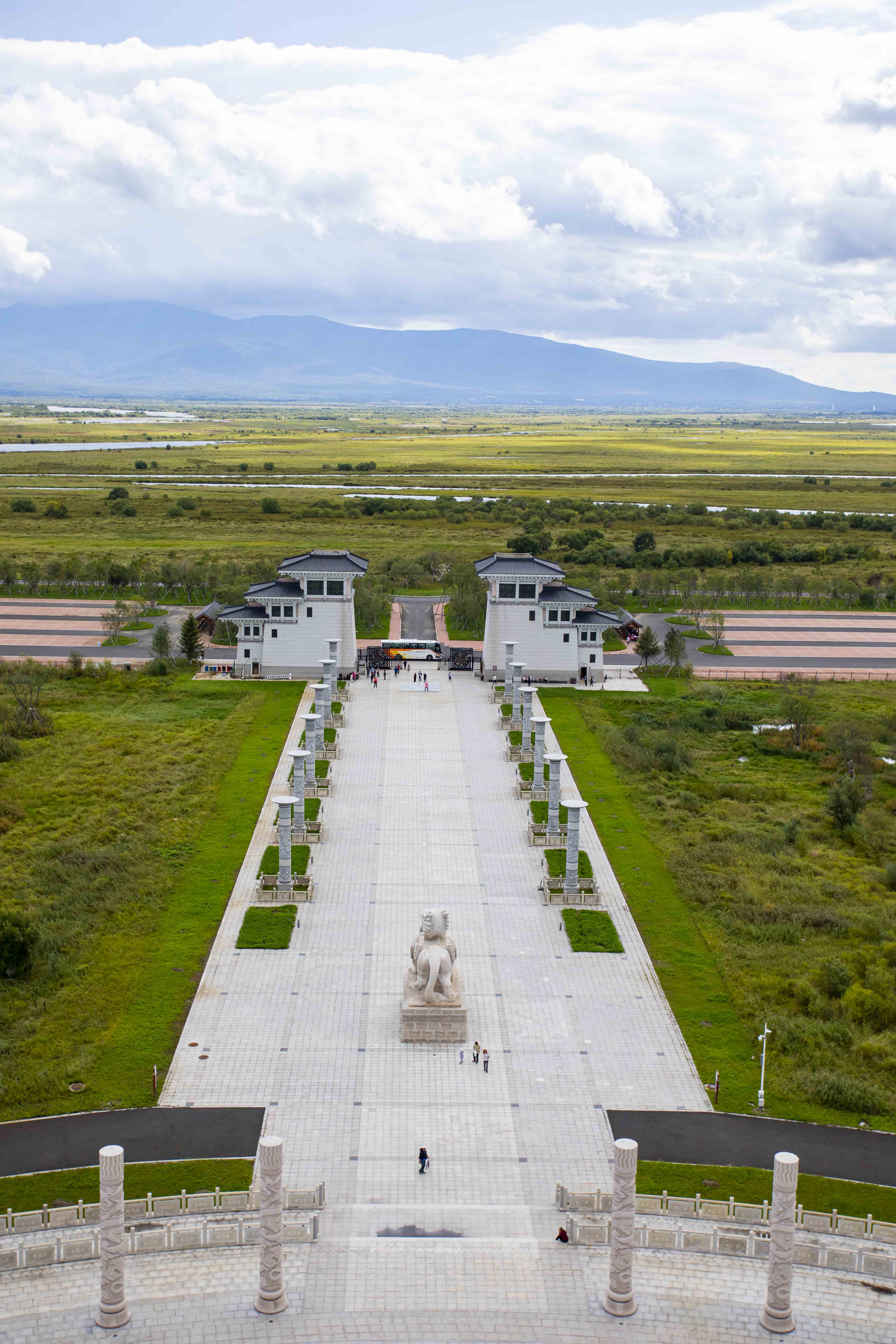 ​东方铁塔财务总监周小凡荣获“金牛财务总监奖”