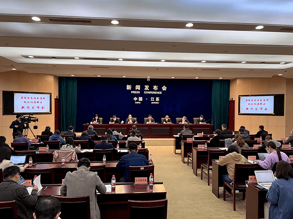 吴政隆:坚持有效市场和有为政府相结合