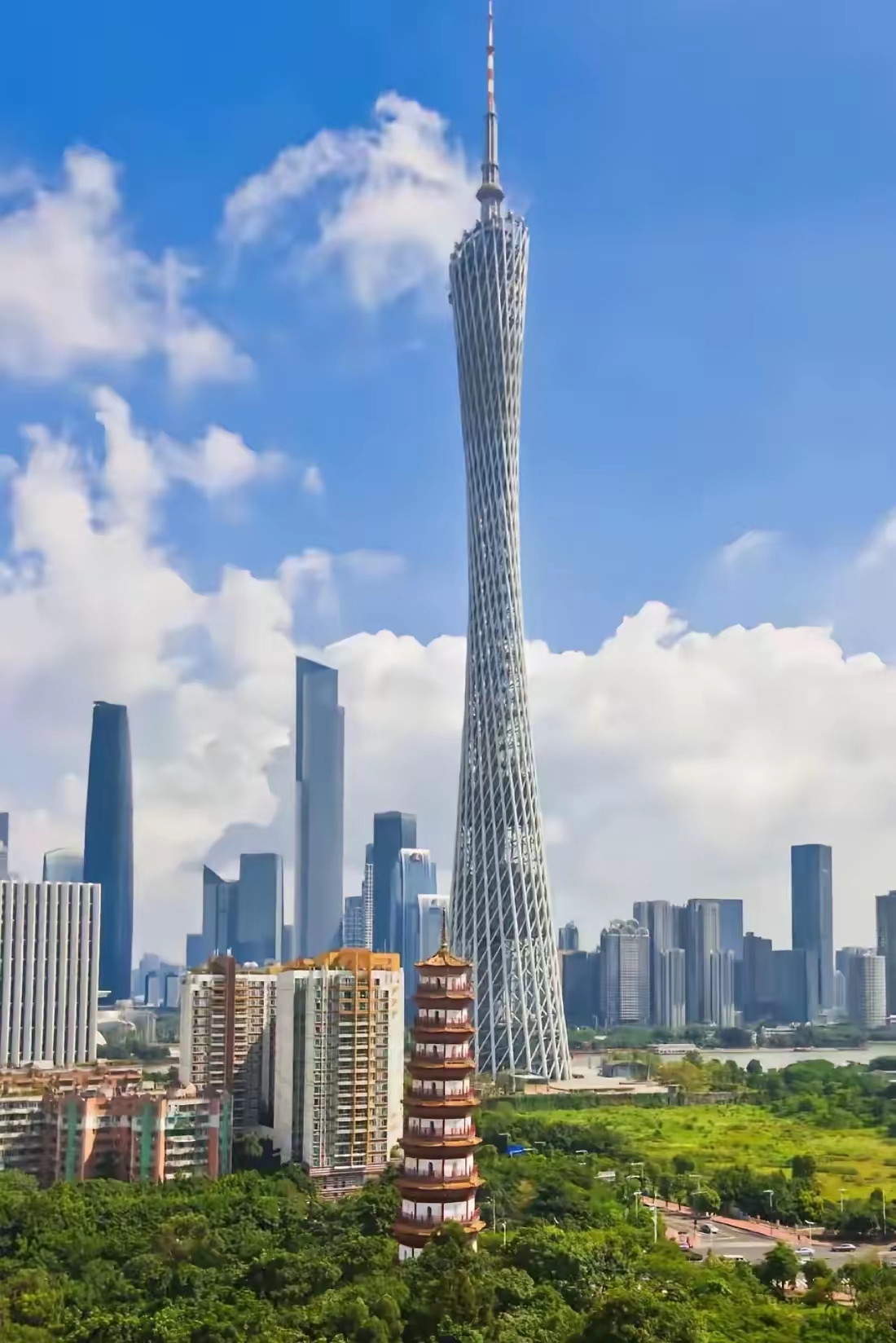 A股市场继续震荡 人形机器人概念股吸引资金关注