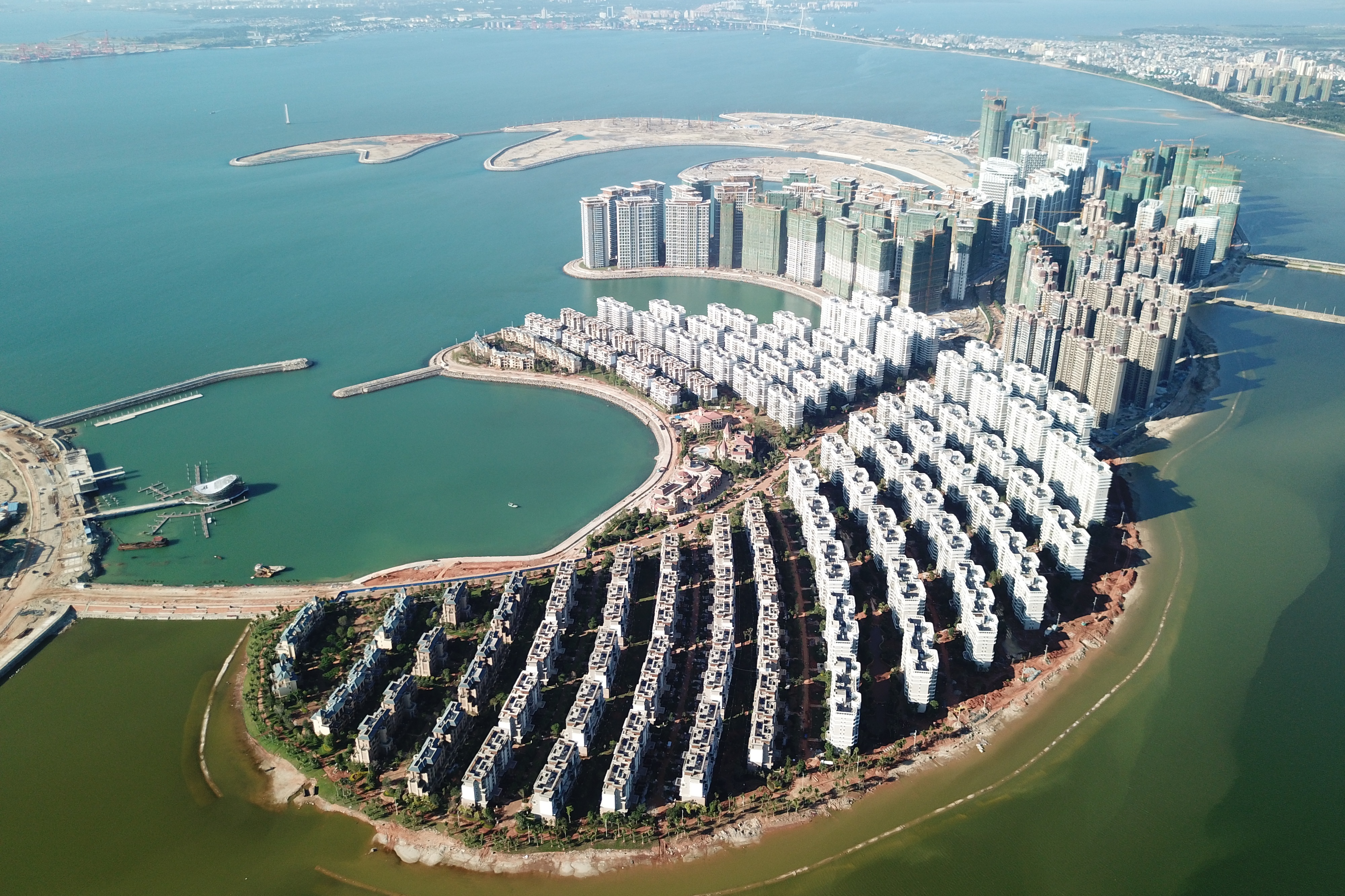 谱写新时代中国高水平对外开放的崭新篇章——写在海南自由贸易港正式启动全岛封关之际