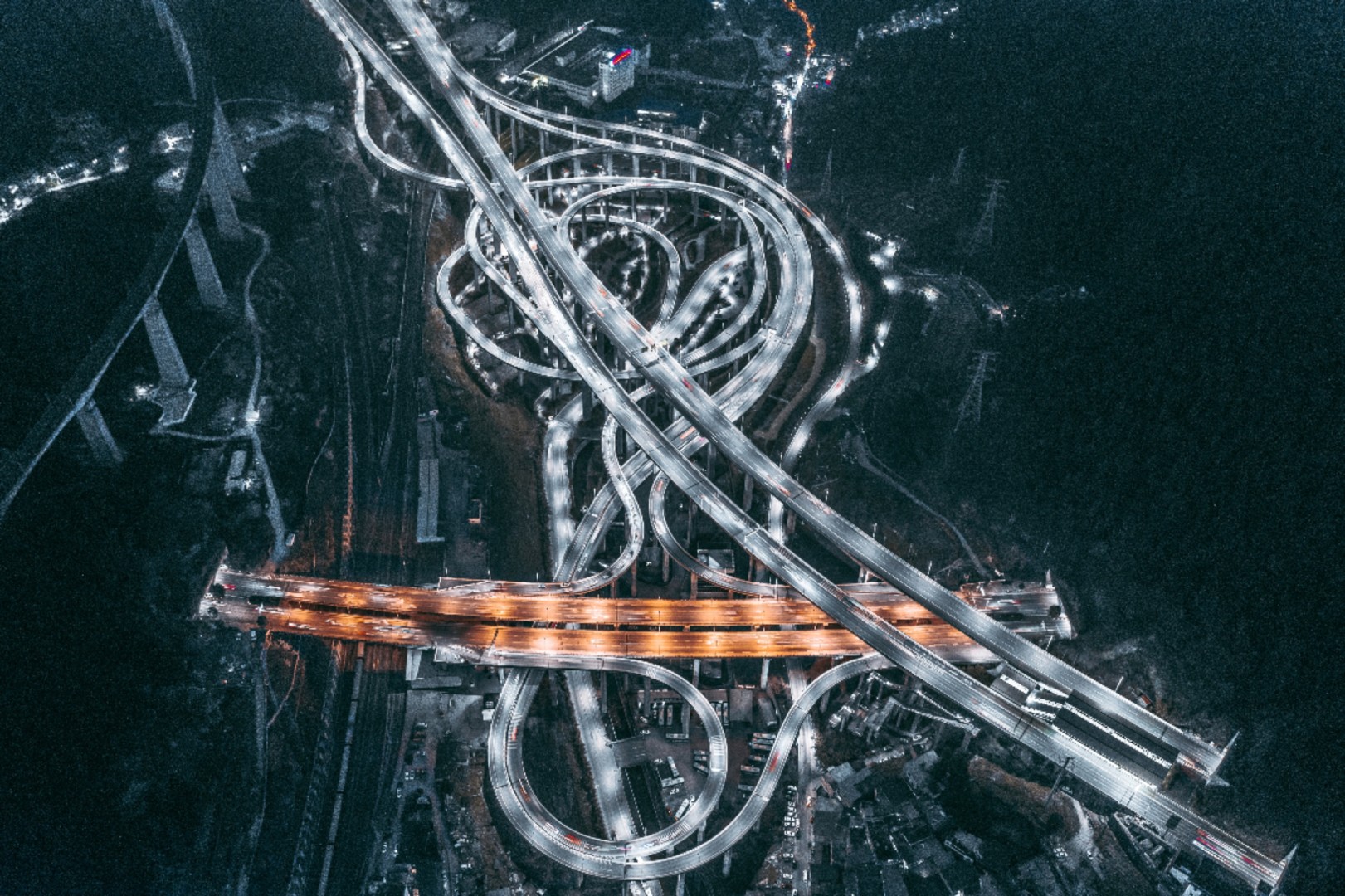 券商资管公募梦醒 发展岔路口重新导航