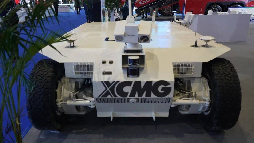 徐工集团设备亮相中国制造“十四五”成就展