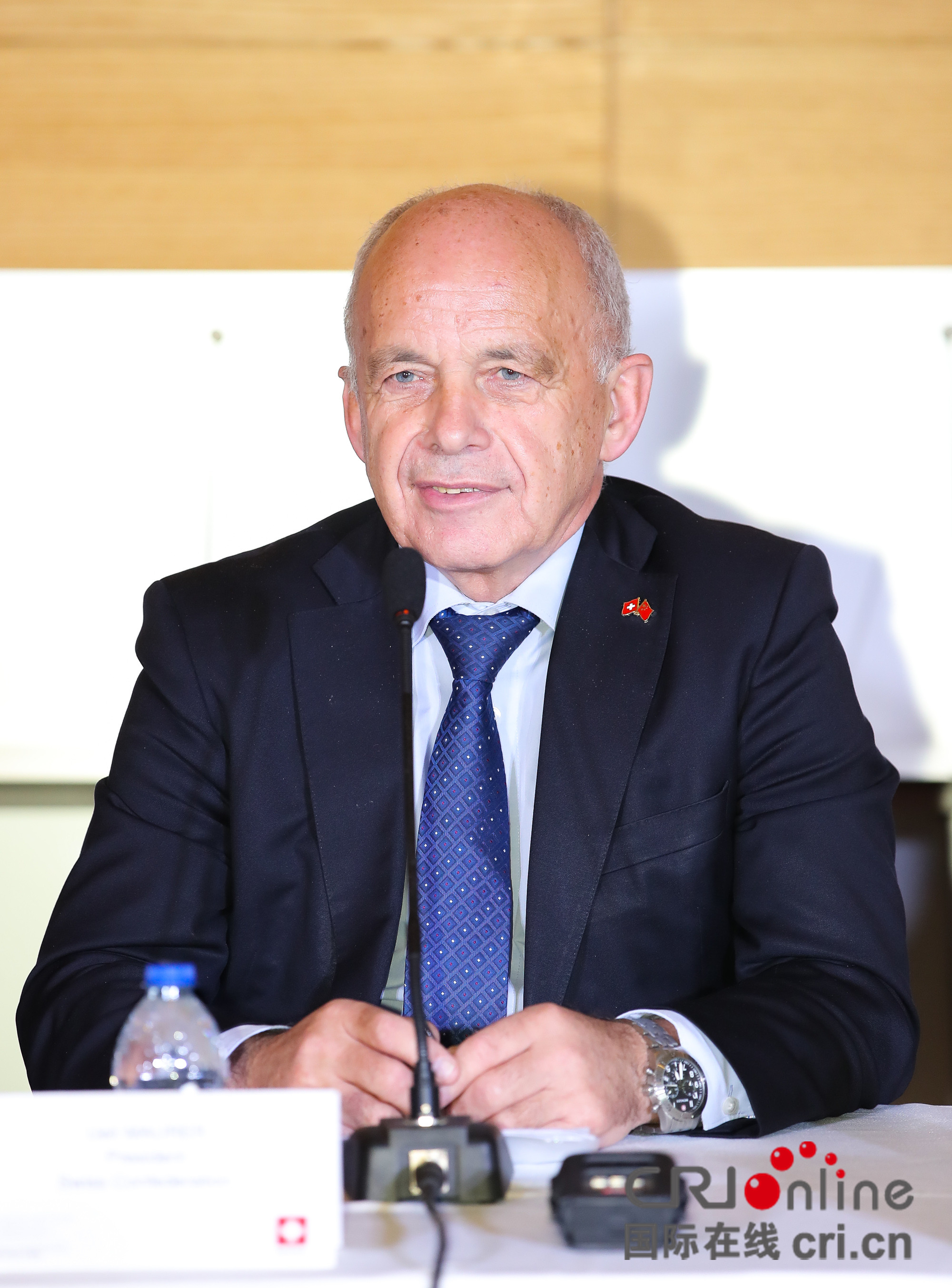 习近平向瑞士新任联邦主席帕姆兰致贺电