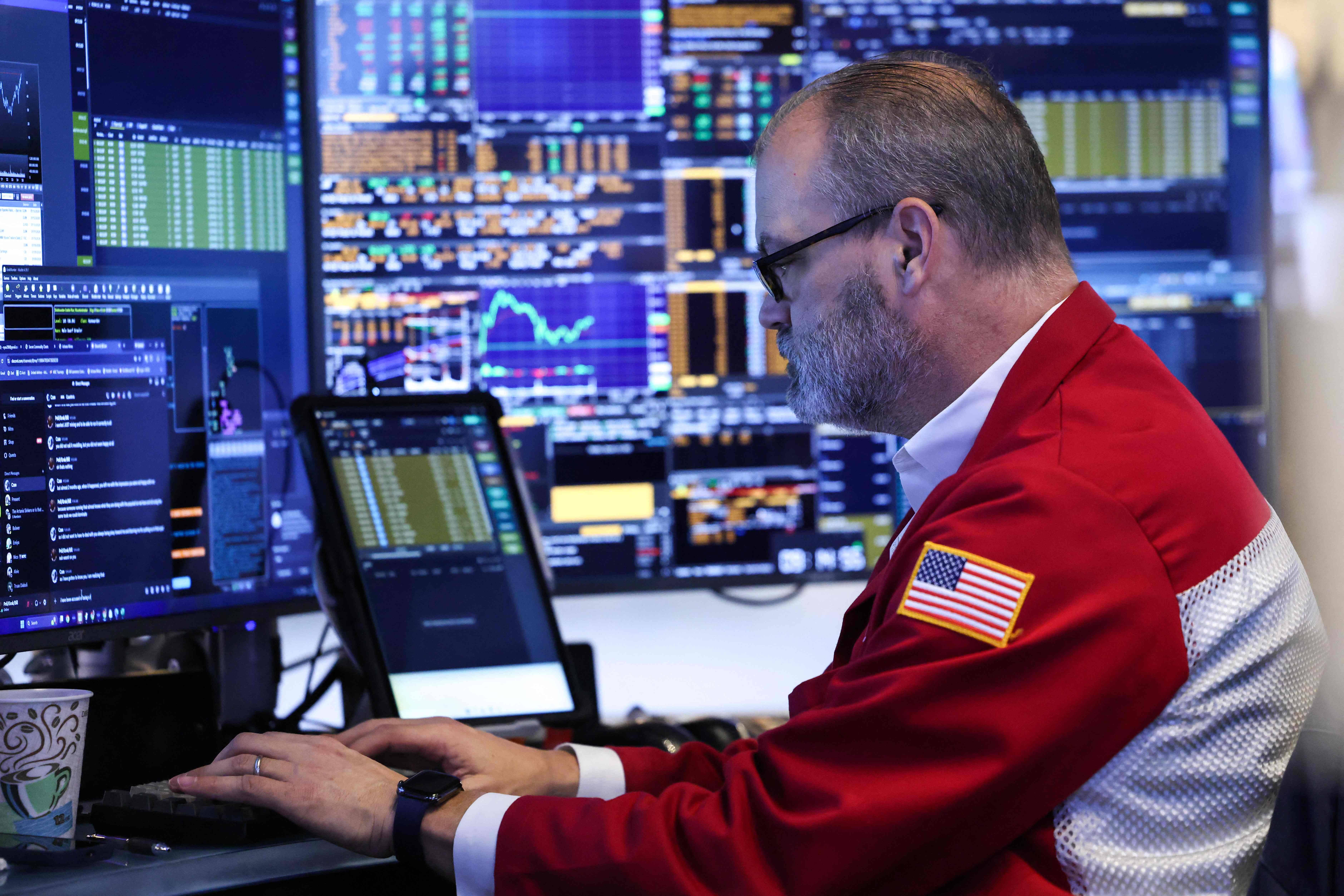 纽约股市三大股指13日下跌