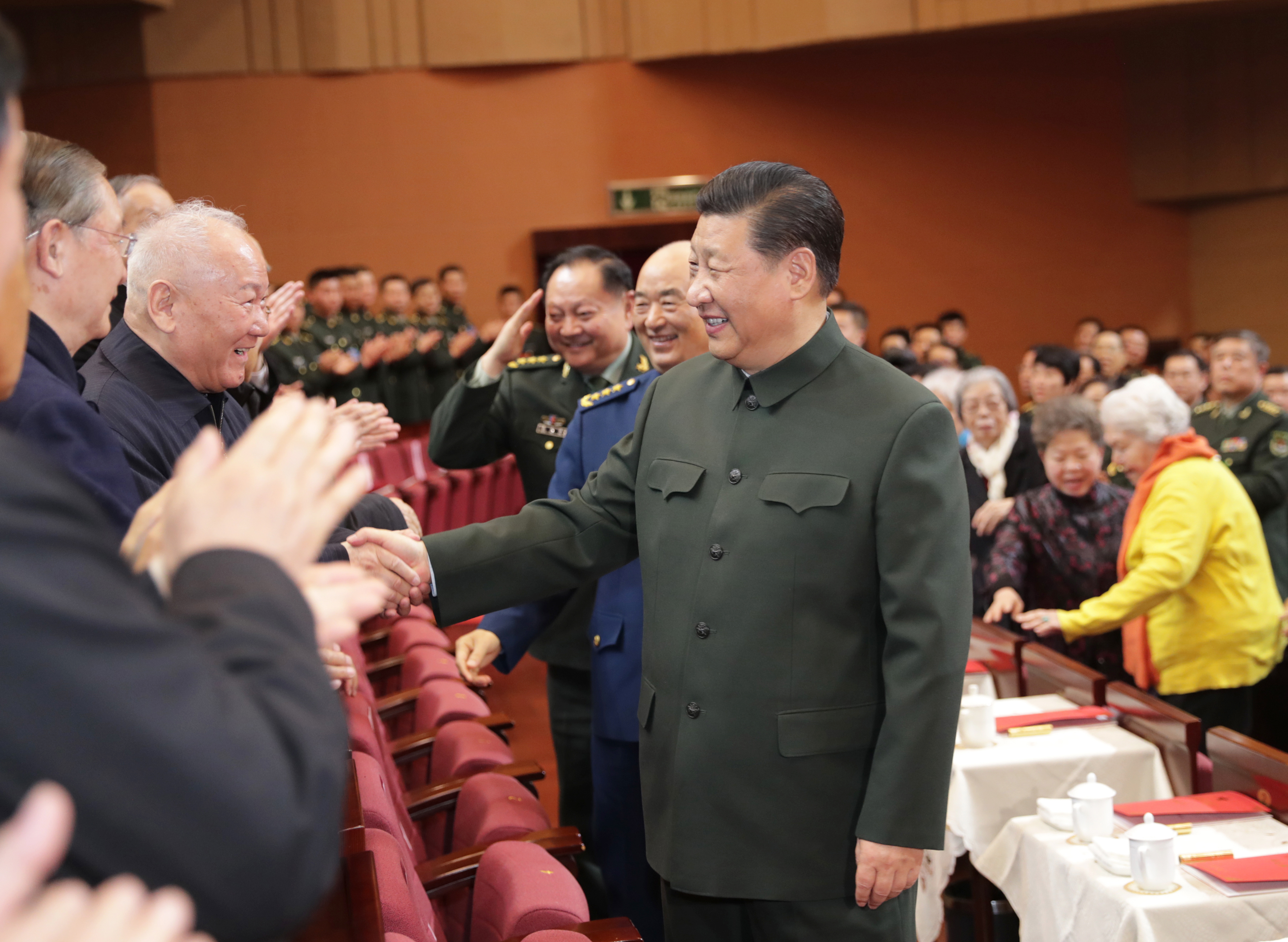 习近平致电祝贺穆塞韦尼当选连任乌干达总统