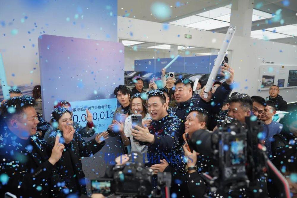 蔚来首迎单季盈利 市值重回千亿港元 李斌绑定股权激励剑指全年盈利