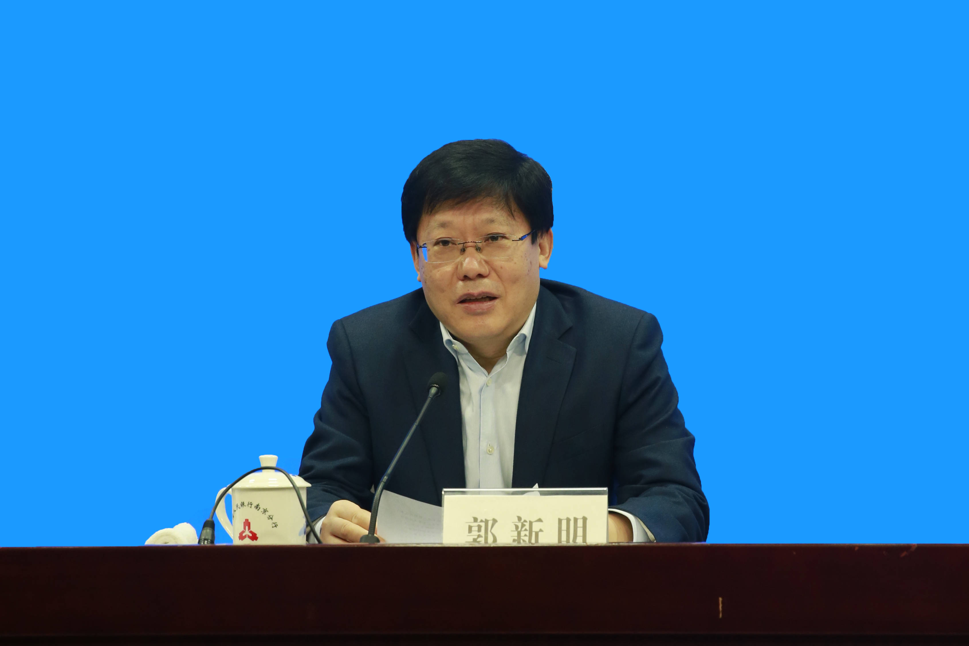 全国人大代表、中国人民银行湖北省分行行长马骏建议：逐步扩充参与碳排放权交易的市场主体